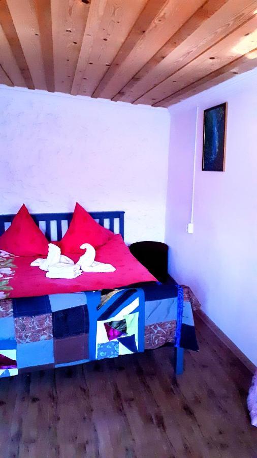 Laila Guest House Mestia Bagian luar foto