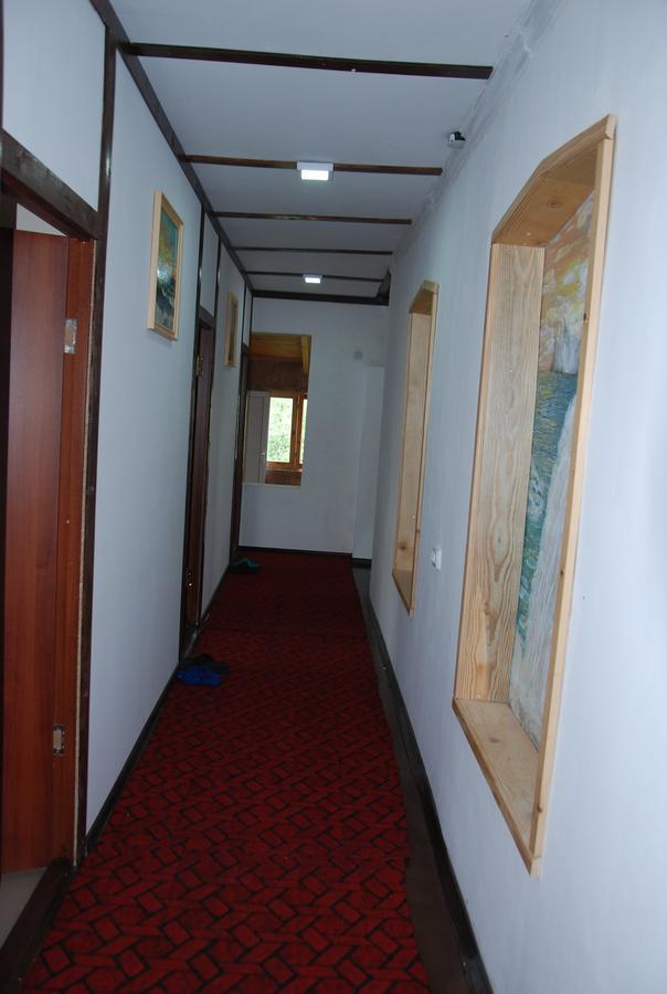 Laila Guest House Mestia Bagian luar foto