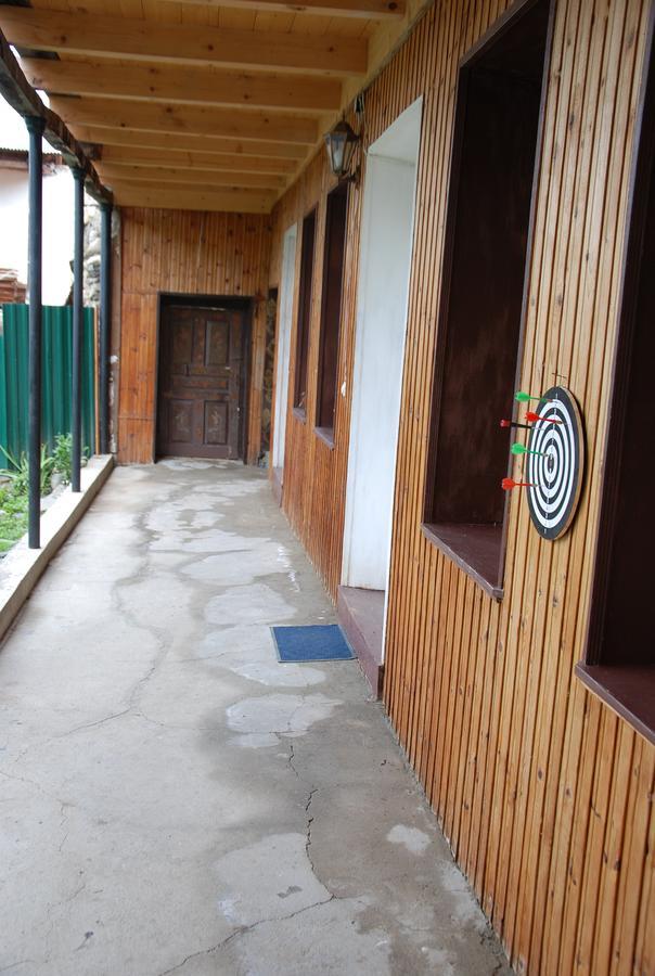 Laila Guest House Mestia Bagian luar foto