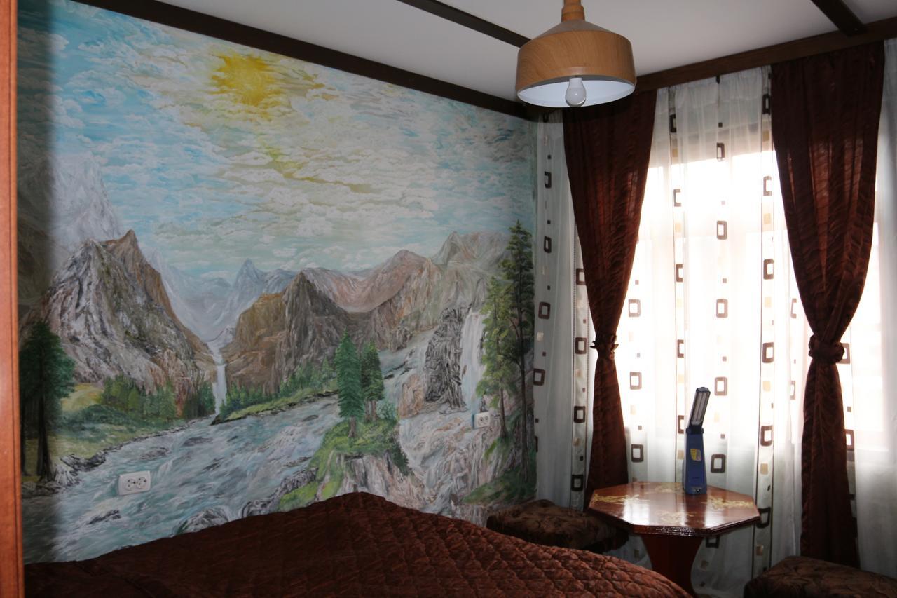 Laila Guest House Mestia Bagian luar foto