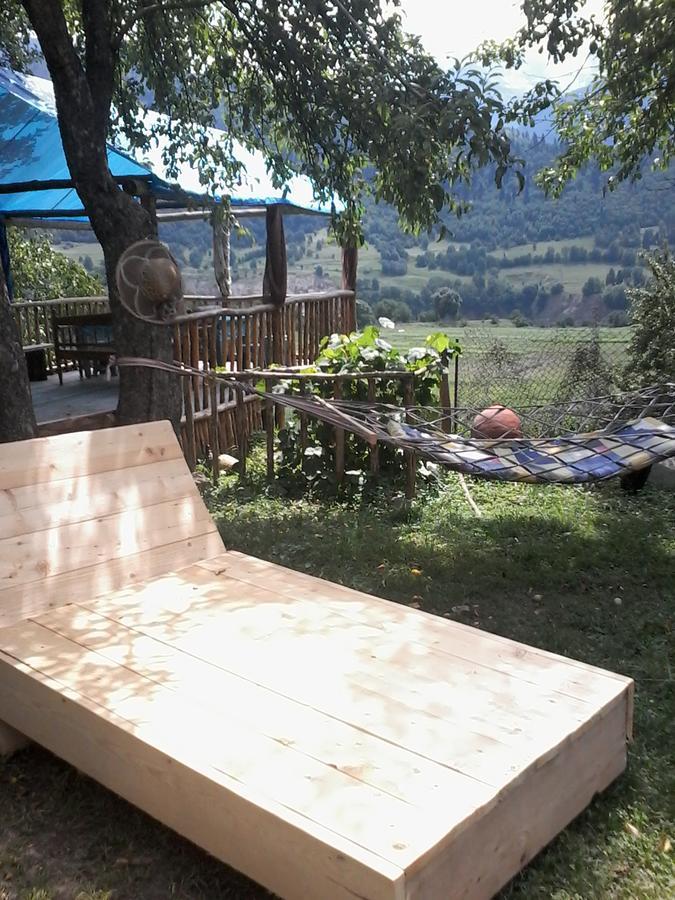 Laila Guest House Mestia Bagian luar foto