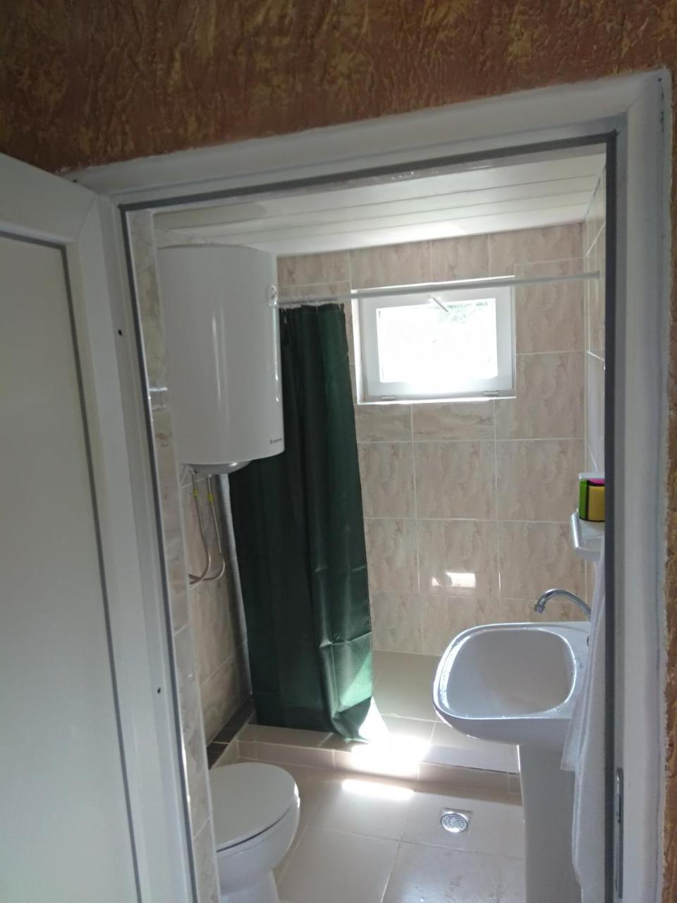 Laila Guest House Mestia Bagian luar foto