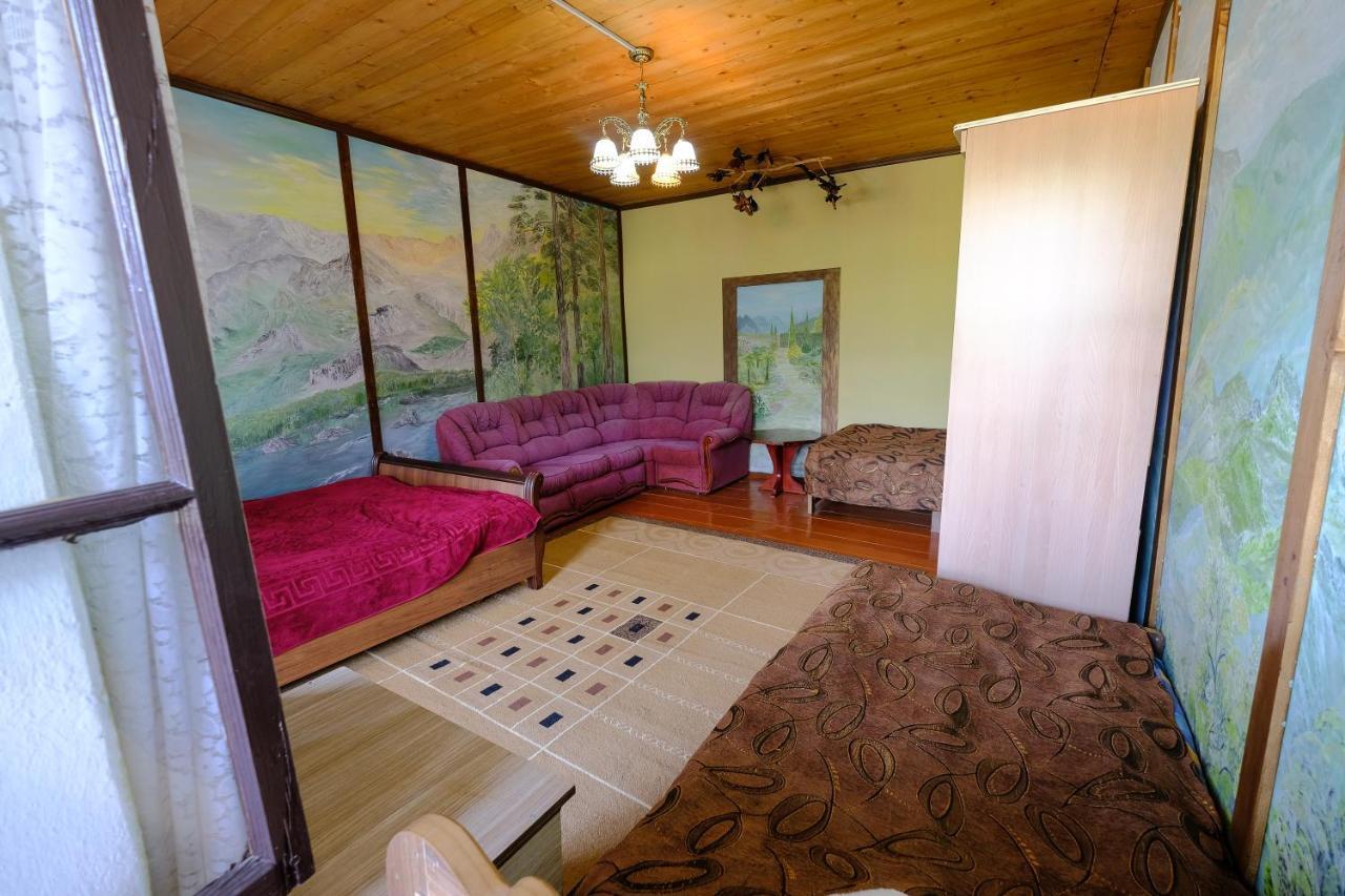 Laila Guest House Mestia Bagian luar foto