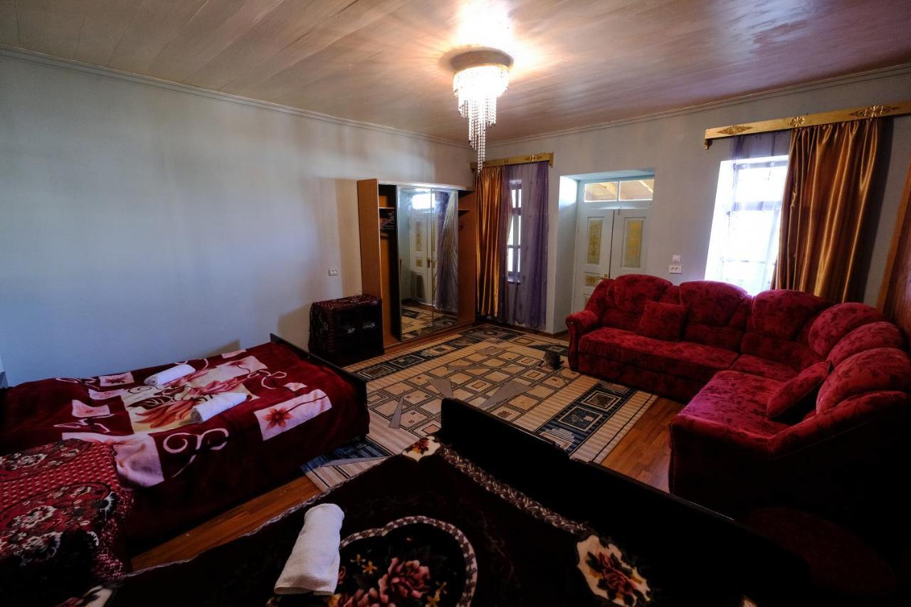 Laila Guest House Mestia Bagian luar foto