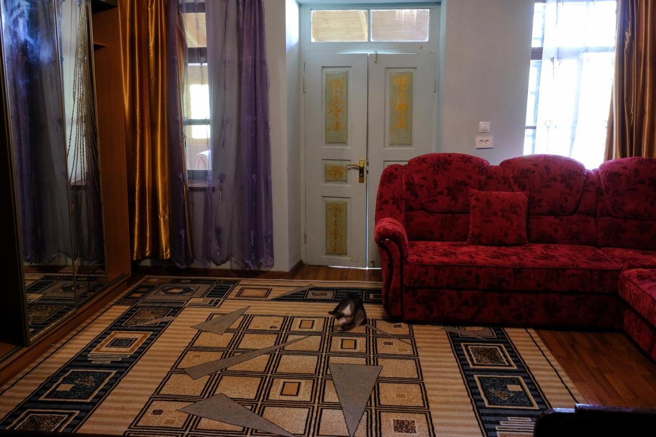 Laila Guest House Mestia Bagian luar foto