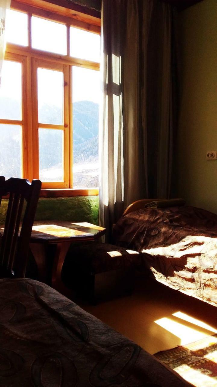 Laila Guest House Mestia Bagian luar foto