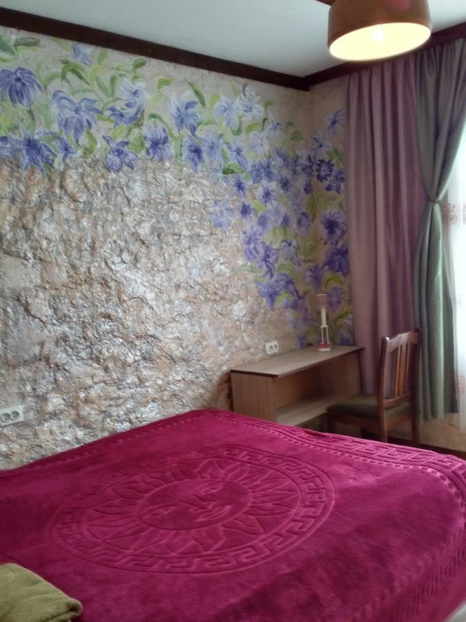 Laila Guest House Mestia Bagian luar foto